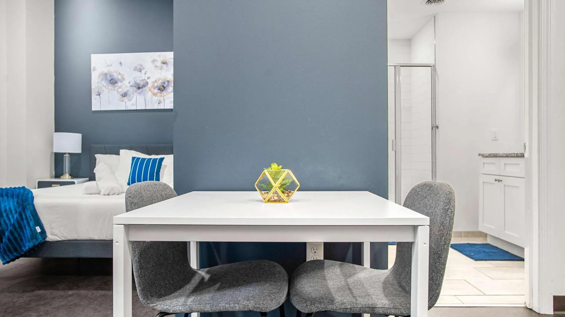 CozySuites Stunning 1BR in Downtown Pitts #21 Pittsburgh 0*,